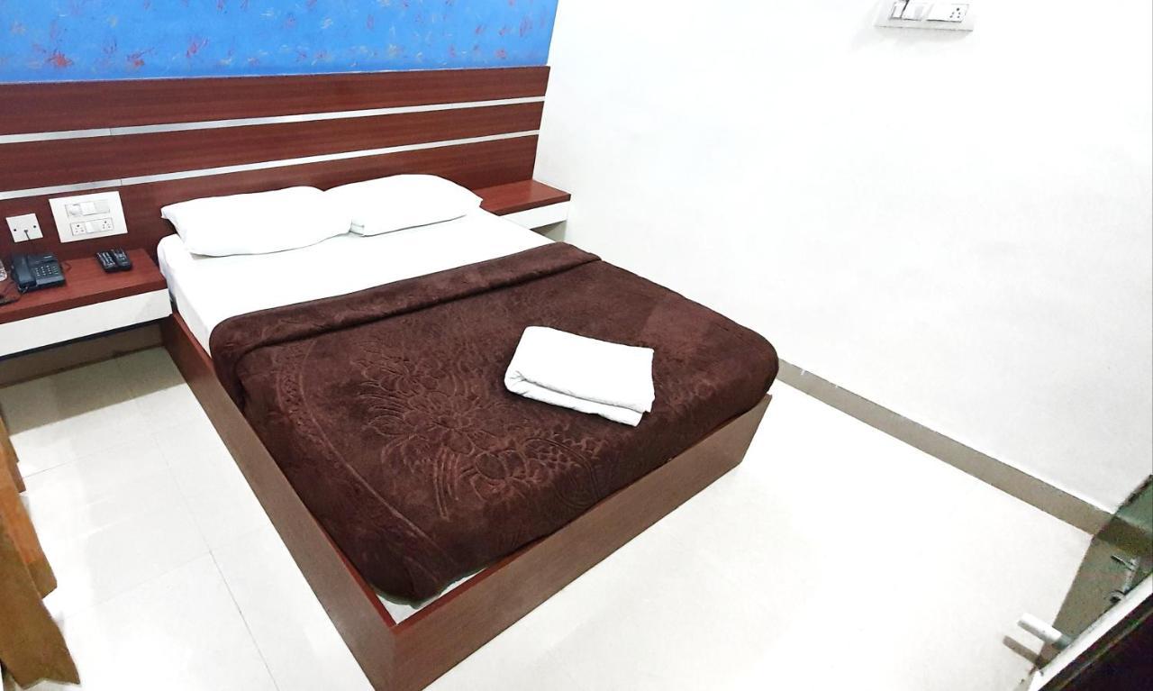 Hotel Palm Suite Μπανγκαλόρ Εξωτερικό φωτογραφία