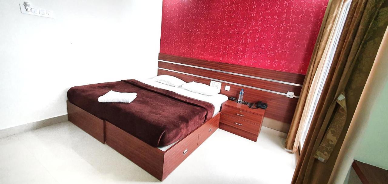 Hotel Palm Suite Μπανγκαλόρ Εξωτερικό φωτογραφία